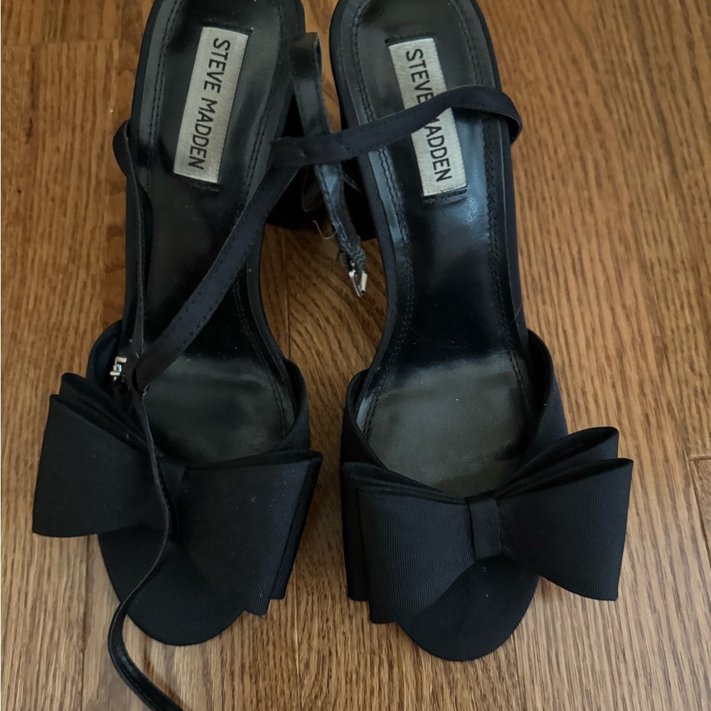 Steve Madden Black Heels Elegant Design - Picture 4 of 6